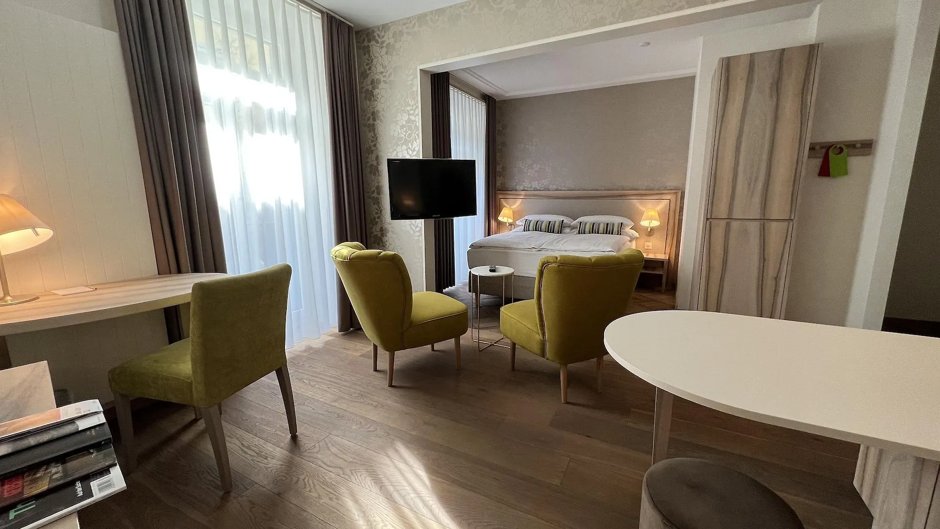 Platzhirsch Zuerich - Downtown Boutique Hotel & Sushi Lounge