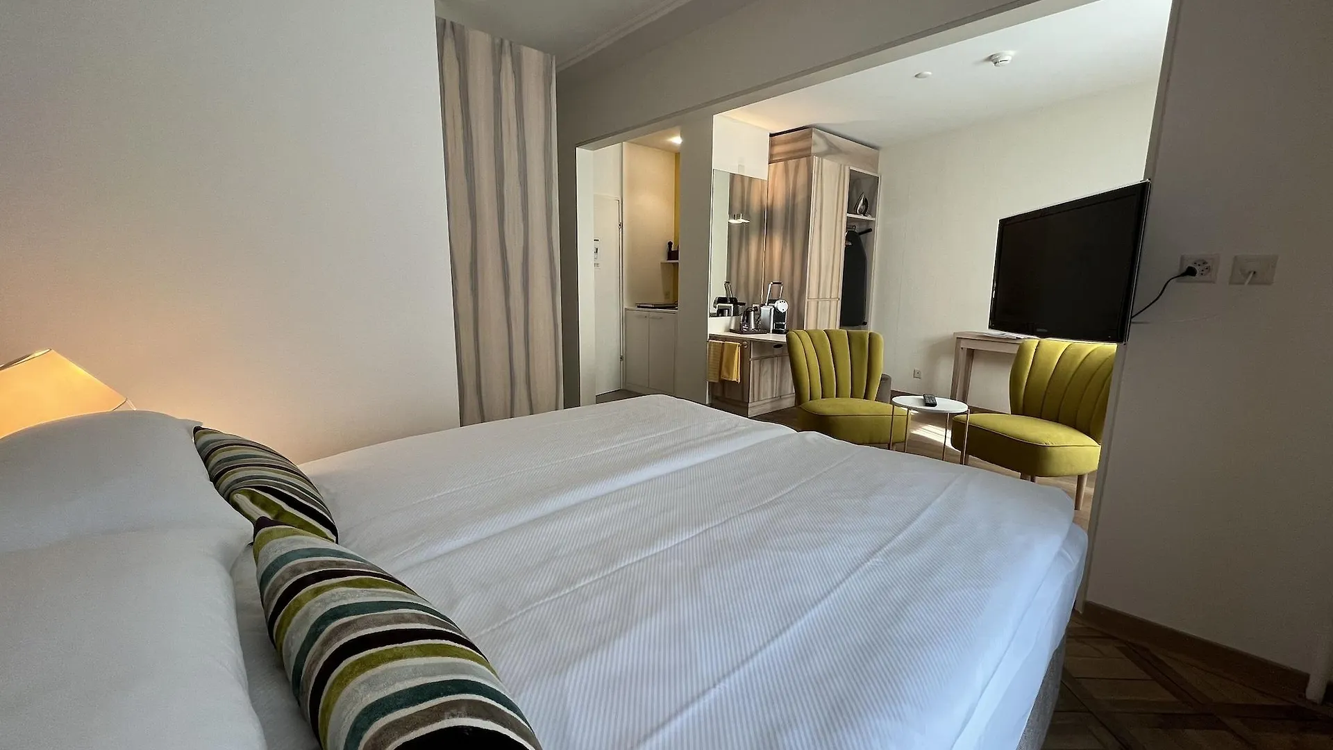***  Platzhirsch Zuerich - Downtown Boutique Hotel & Sushi Lounge Switzerland